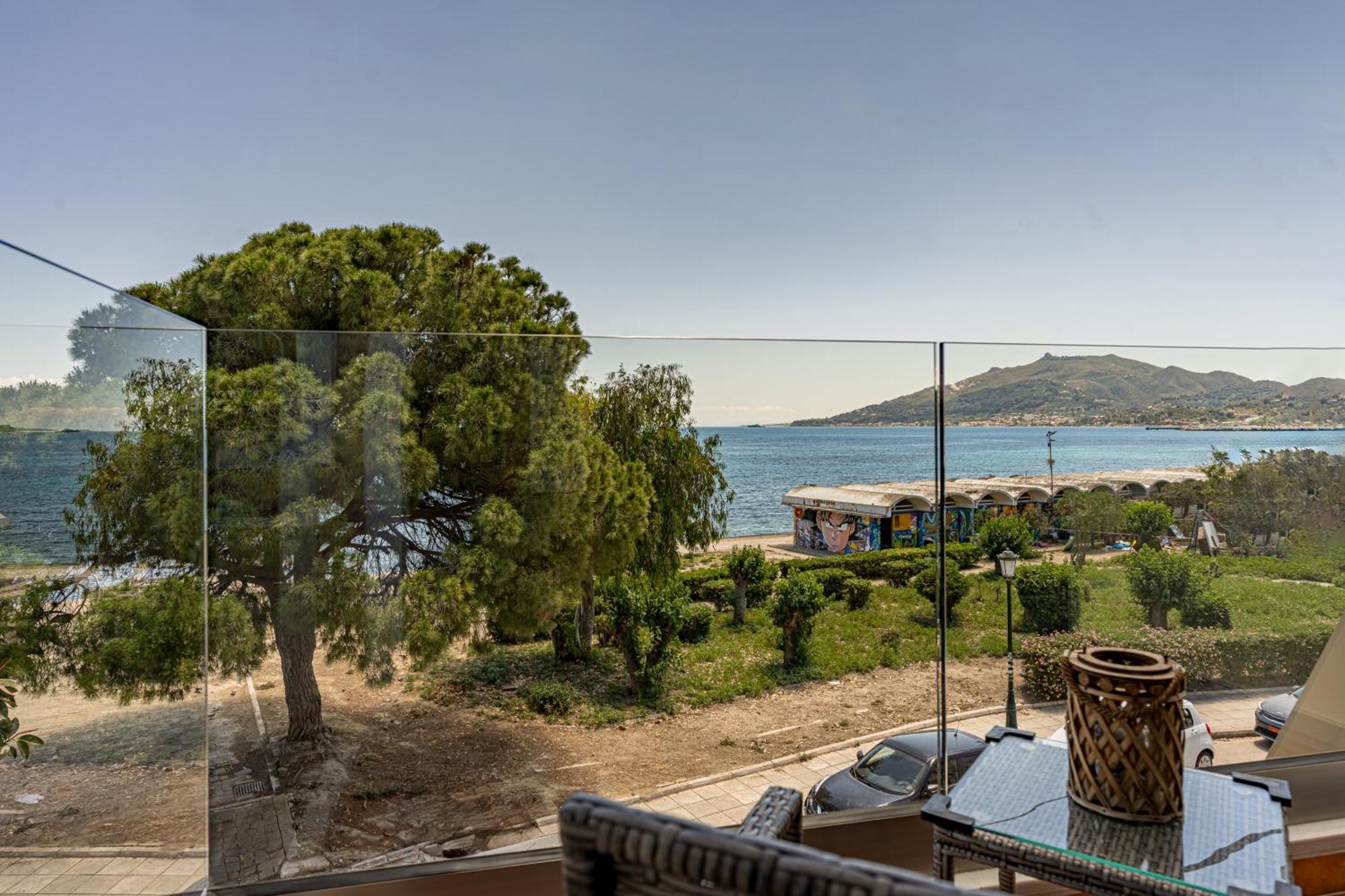 Seafront Spirit Suites Zakynthos Town Exterior photo